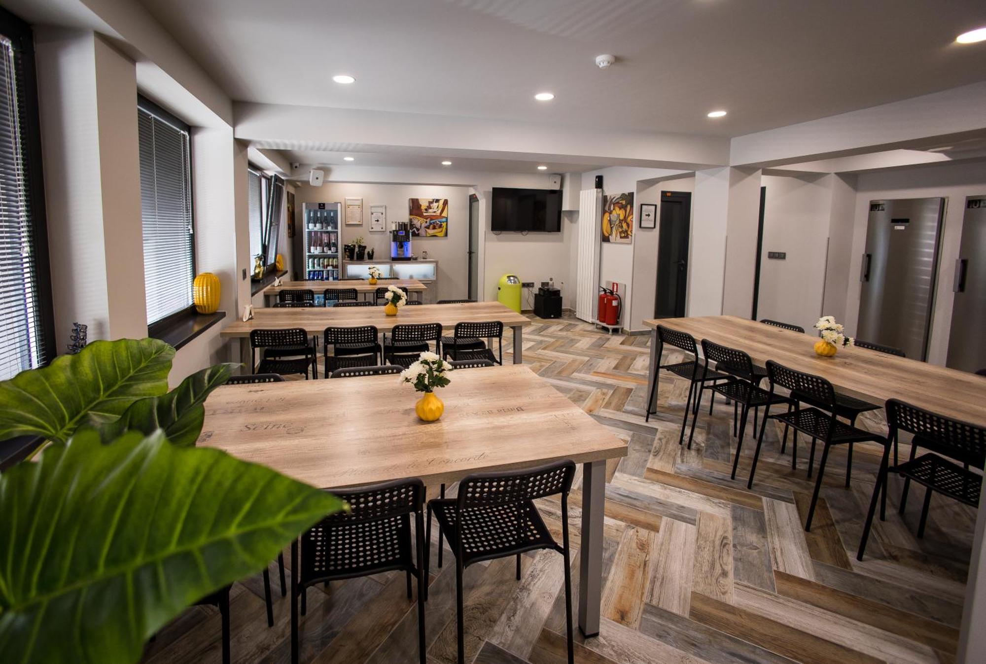 Dorm Bg Pet-Friendly Aparthotel Stara Zagora Bagian luar foto