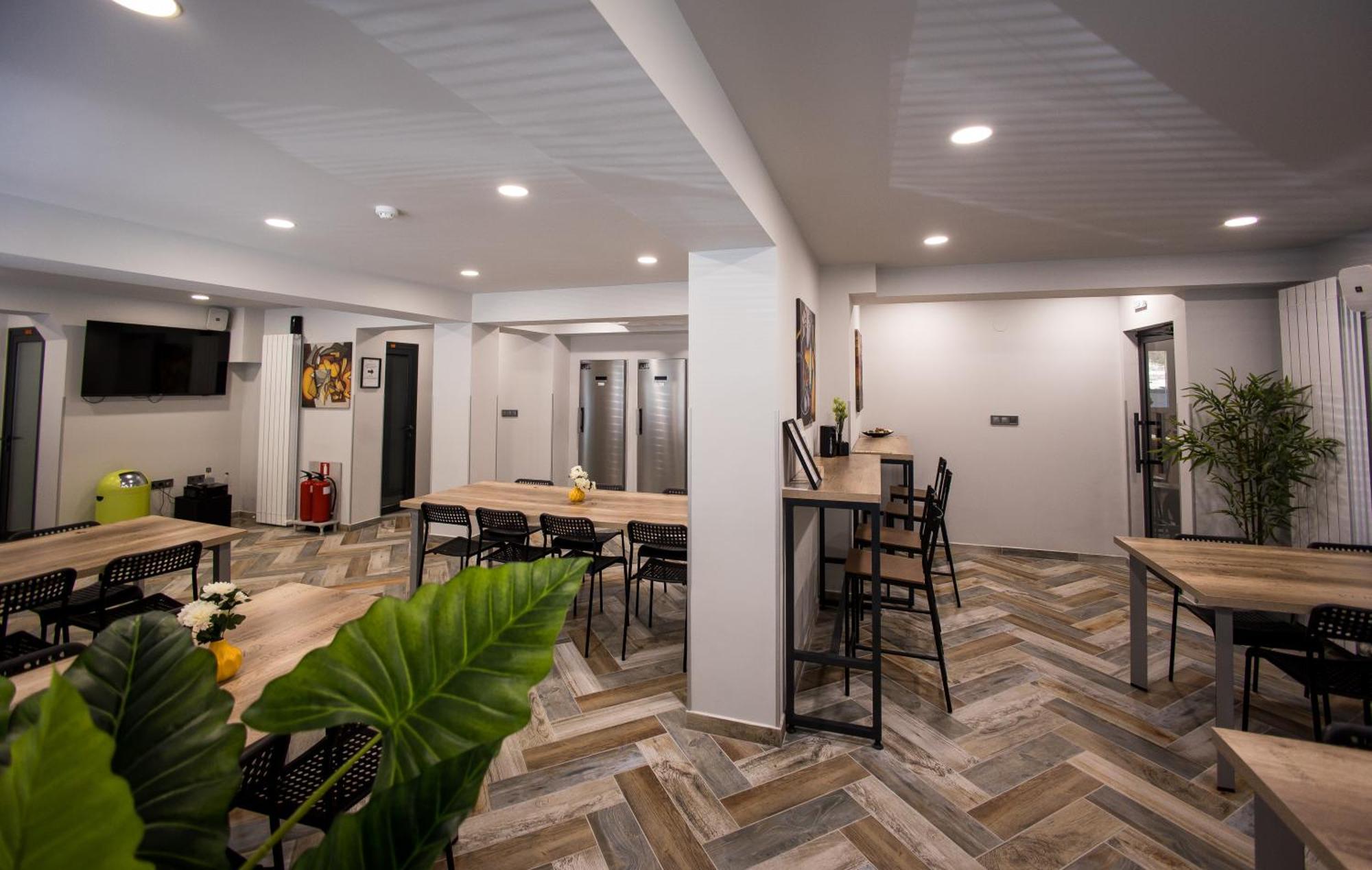 Dorm Bg Pet-Friendly Aparthotel Stara Zagora Bagian luar foto